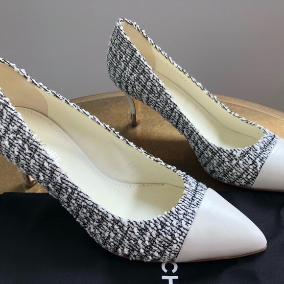 Chanel black white tweed leather heels metal logo pump - Picture 6 of 13